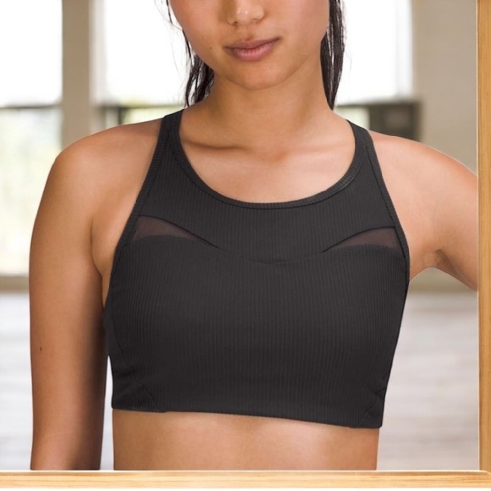Lululemon Ribbed-Mesh High-Neck Bra *Medium Support, B/C Cup
Black size 6